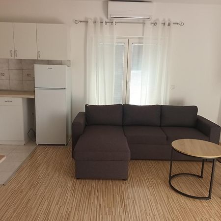 Apartman Nina Vodice Ngoại thất bức ảnh