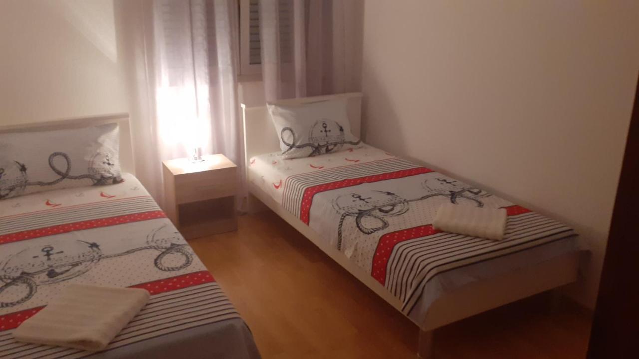 Apartman Nina Vodice Ngoại thất bức ảnh