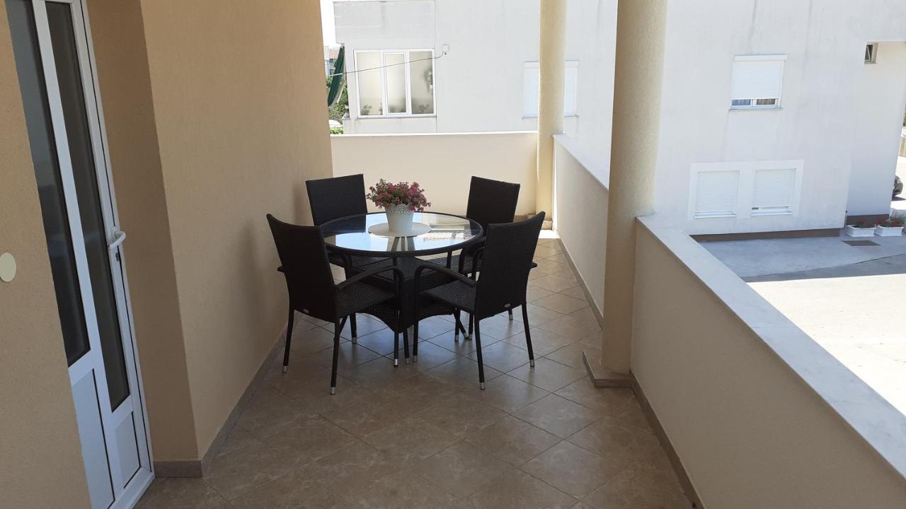 Apartman Nina Vodice Ngoại thất bức ảnh