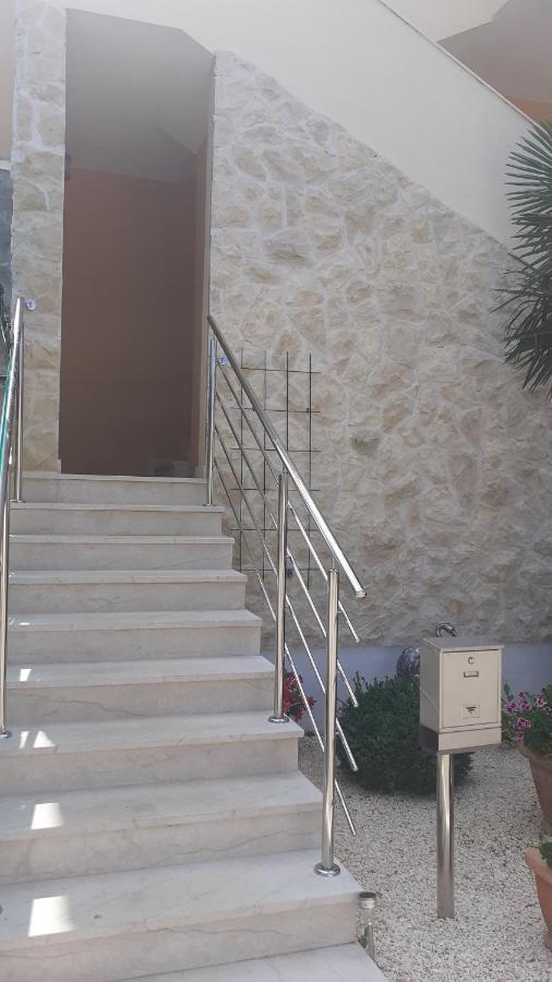 Apartman Nina Vodice Ngoại thất bức ảnh