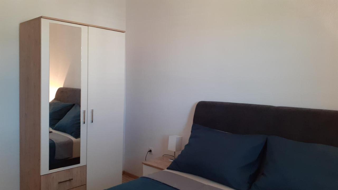 Apartman Nina Vodice Ngoại thất bức ảnh
