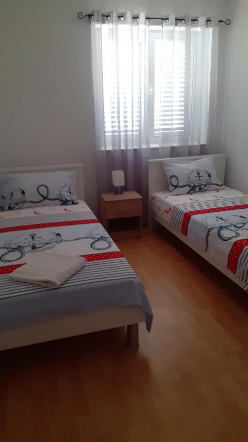 Apartman Nina Vodice Ngoại thất bức ảnh
