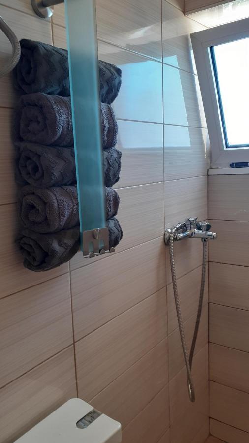 Apartman Nina Vodice Ngoại thất bức ảnh