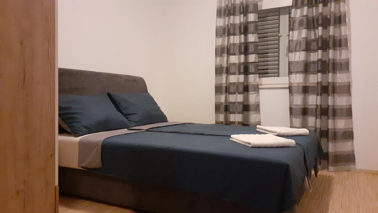 Apartman Nina Vodice Ngoại thất bức ảnh