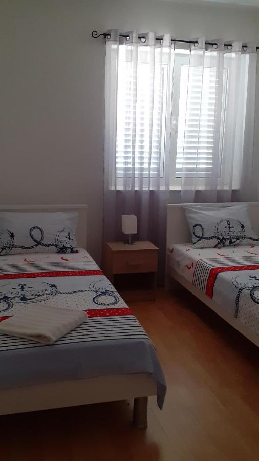 Apartman Nina Vodice Ngoại thất bức ảnh